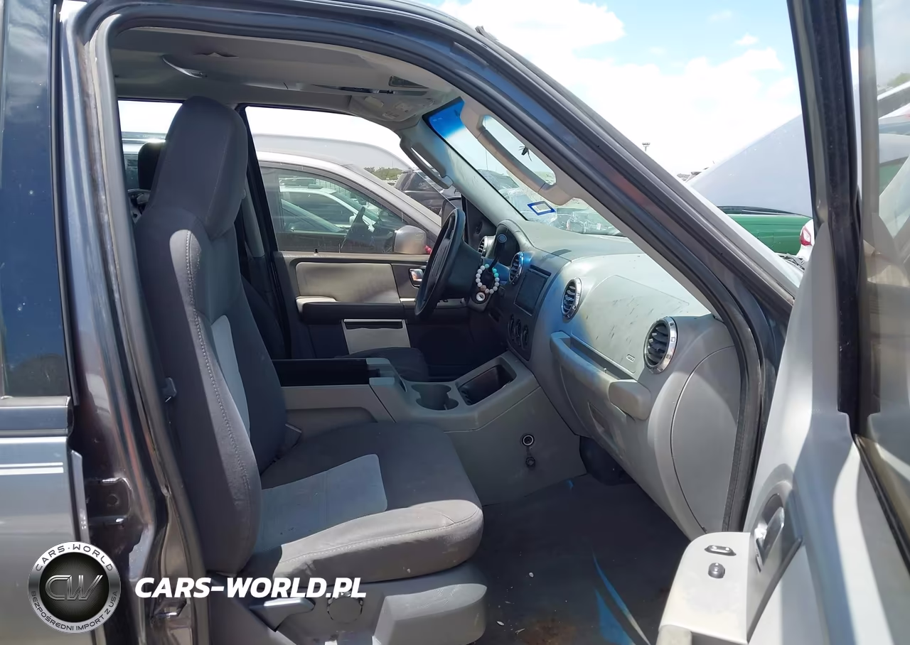 2004 Ford Expedition Xlt VIN:1FMRU15W24LA01021 - 5