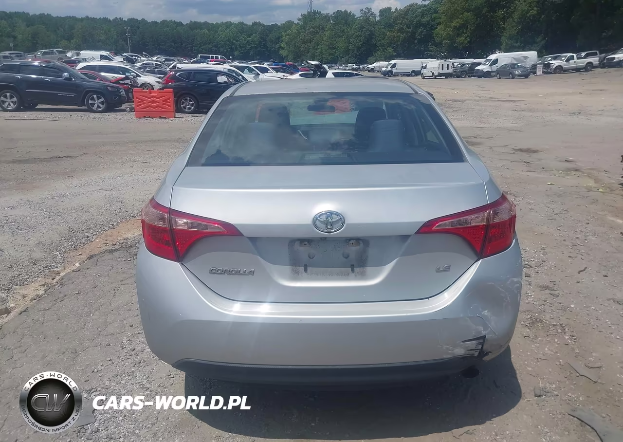2018 Toyota Corolla Le VIN:5YFBURHE6JP852524 - 16