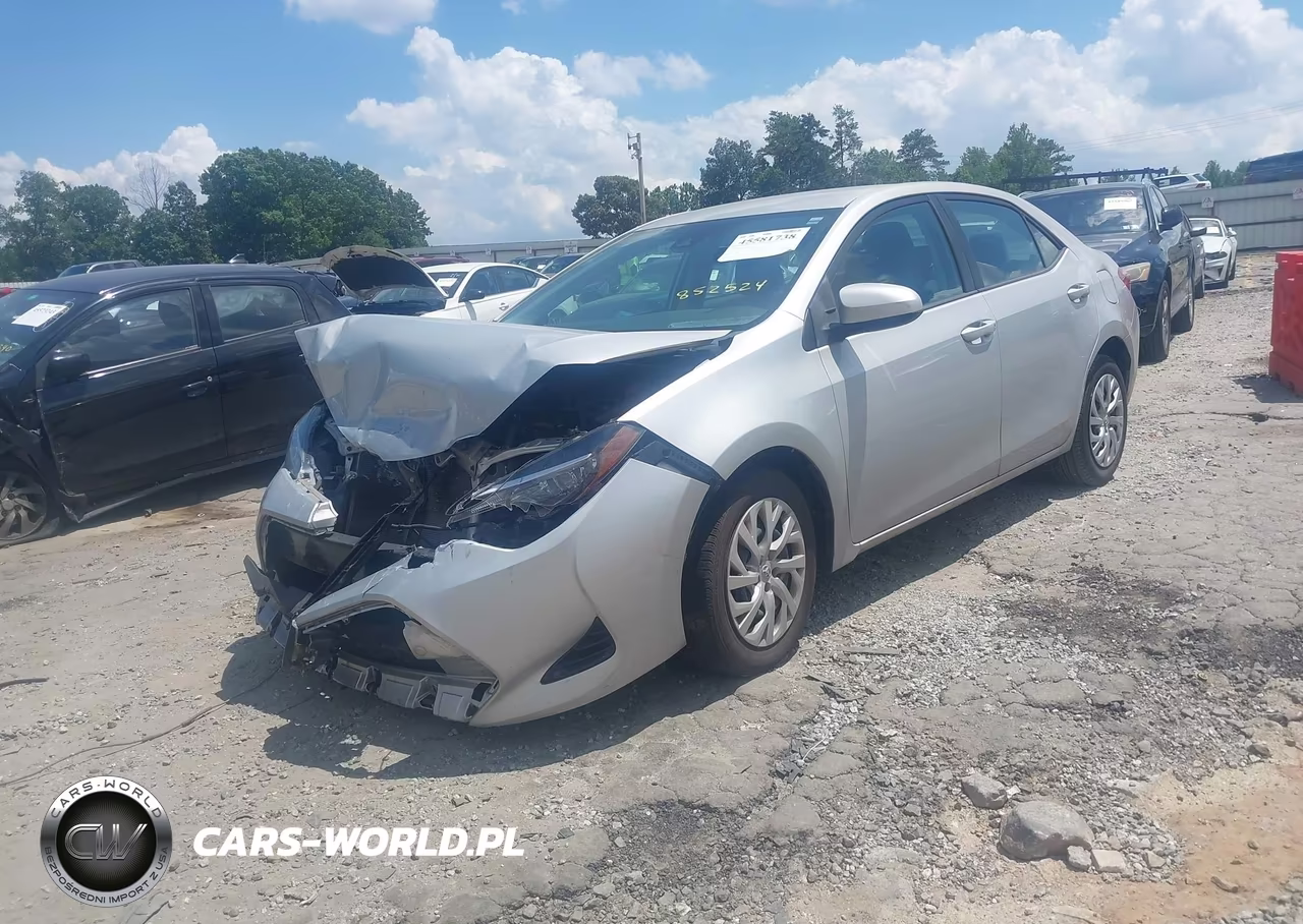 2018 Toyota Corolla Le VIN:5YFBURHE6JP852524 - 2
