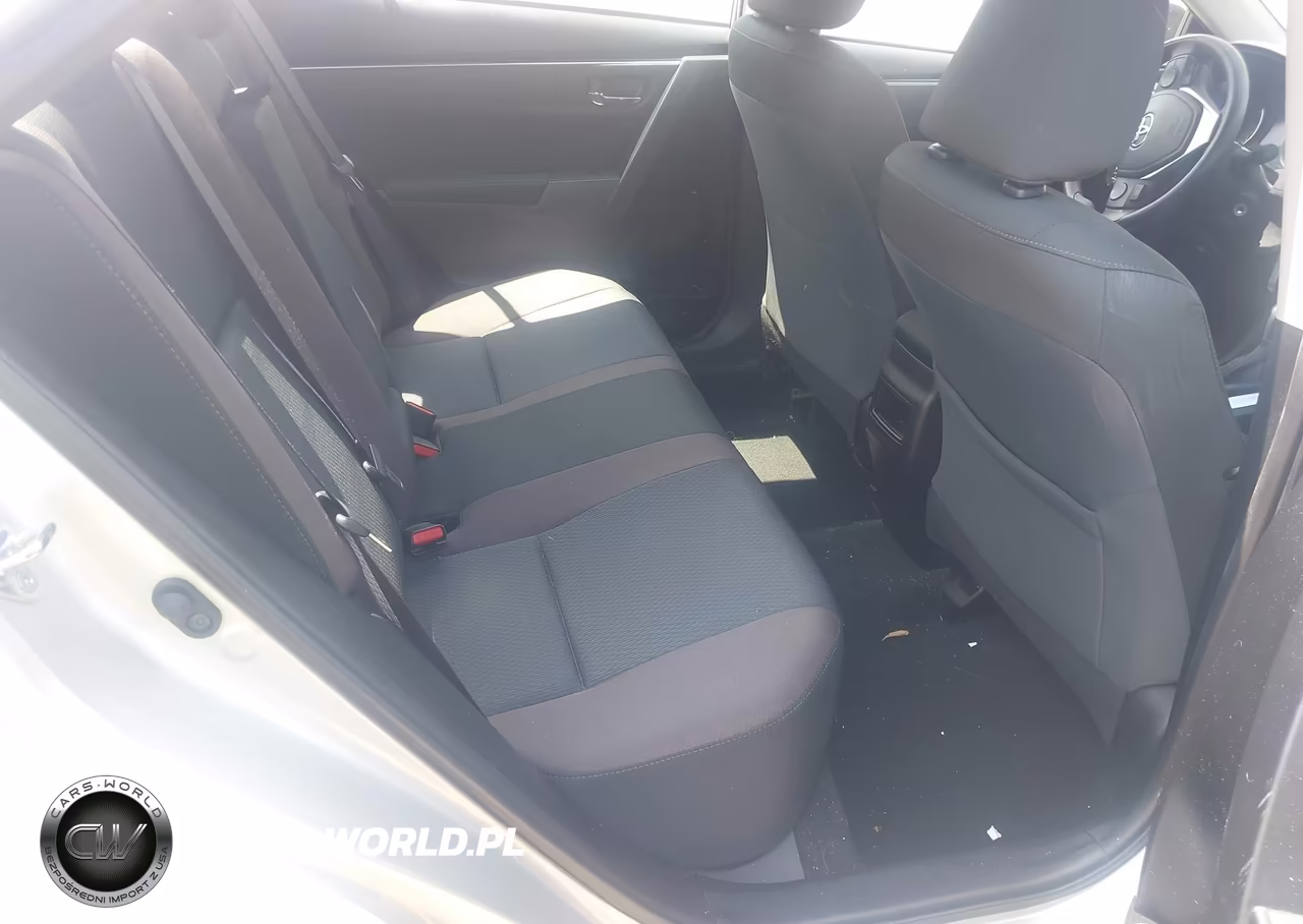 2018 Toyota Corolla Le VIN:5YFBURHE6JP852524 - 8