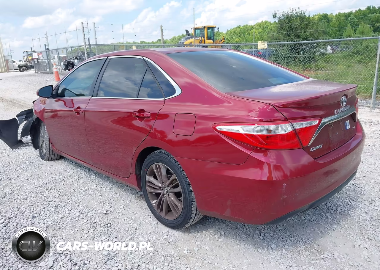 2015 Toyota Camry Se VIN:4T1BF1FKXFU925887 - 3