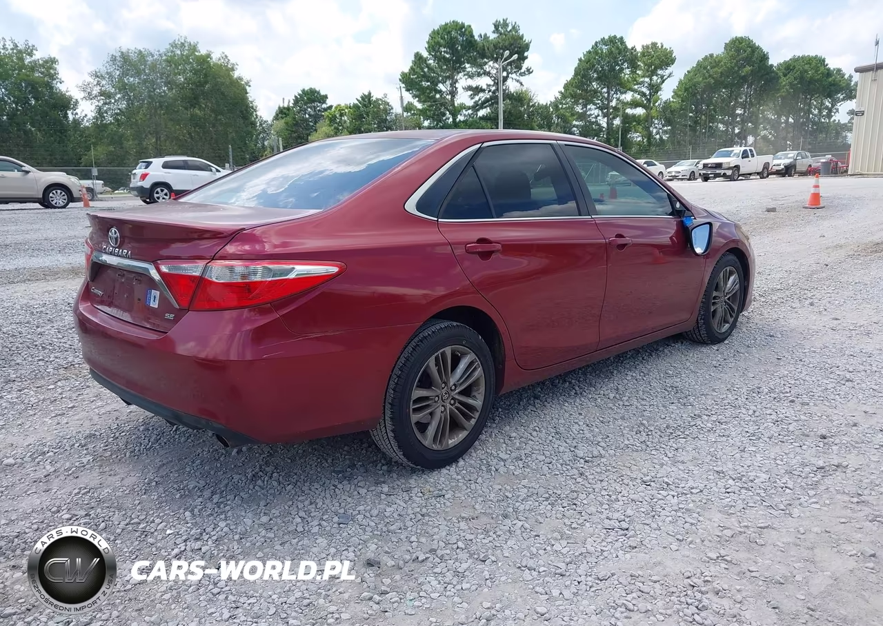 2015 Toyota Camry Se VIN:4T1BF1FKXFU925887 - 4