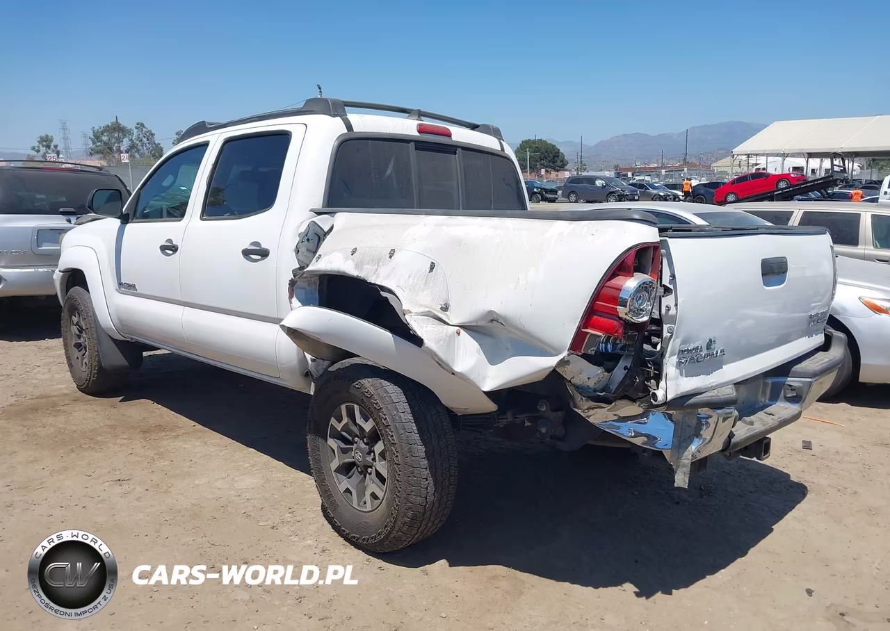 2012 Toyota Tacoma Prerunner V6 VIN:3TMJU4GN8CM130417 - 3