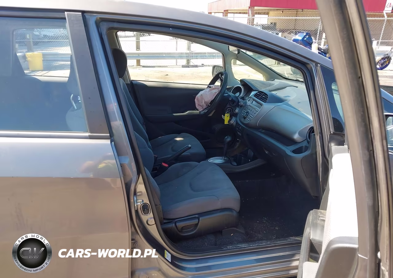 2013 Honda Fit VIN:JHMGE8H37DC019127 - 5