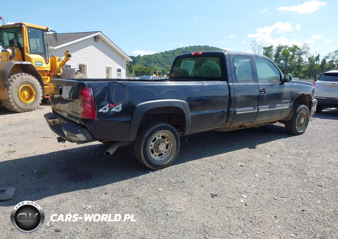 2003 Chevrolet Silverado 2500Hd Ls VIN:1GCHK29G53E102118 - 4