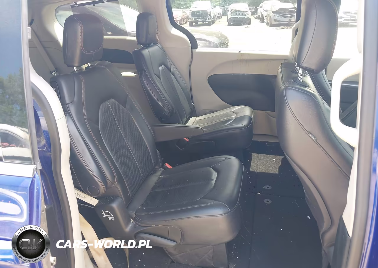 2019 Chrysler Pacifica Touring L VIN:2C4RC1BG1KR593097 - 8