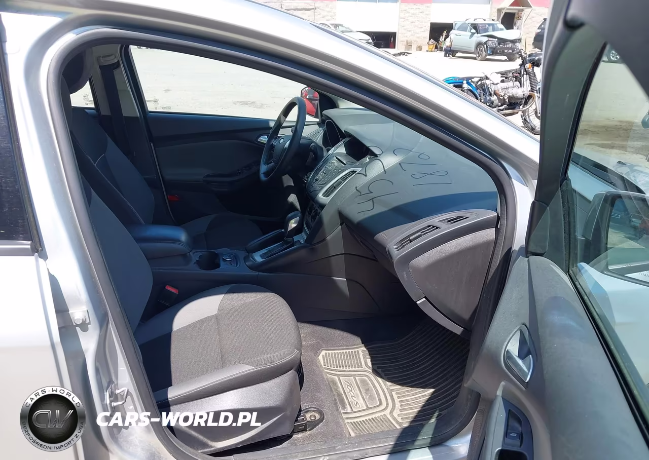 2014 Ford Focus Se VIN:1FADP3K20EL243199 - 5