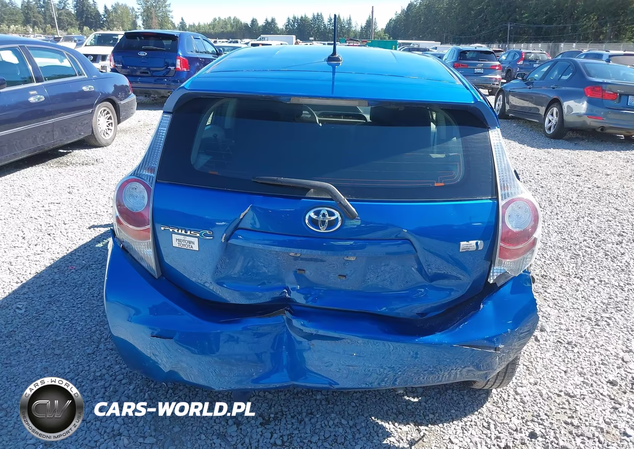 2014 Toyota Prius C Three VIN:JTDKDTB38E1059952 - 17