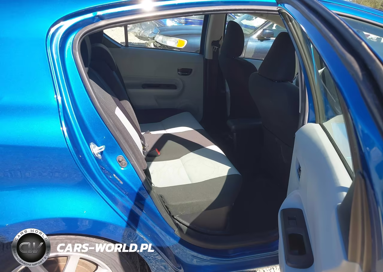 2014 Toyota Prius C Three VIN:JTDKDTB38E1059952 - 19