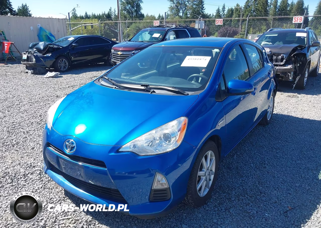 2014 Toyota Prius C Three VIN:JTDKDTB38E1059952 - 2