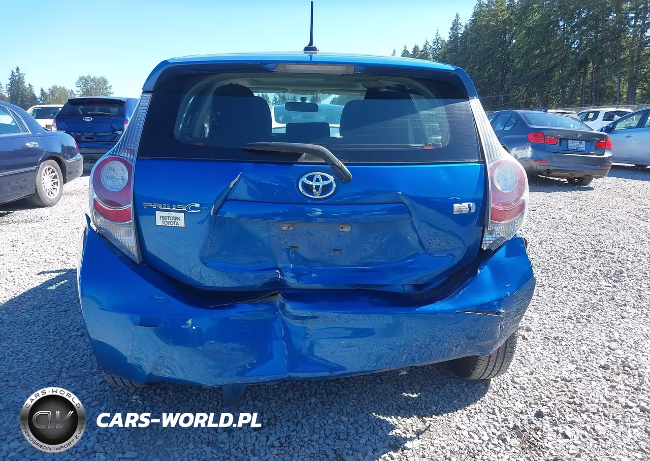 2014 Toyota Prius C Three VIN:JTDKDTB38E1059952 - 6