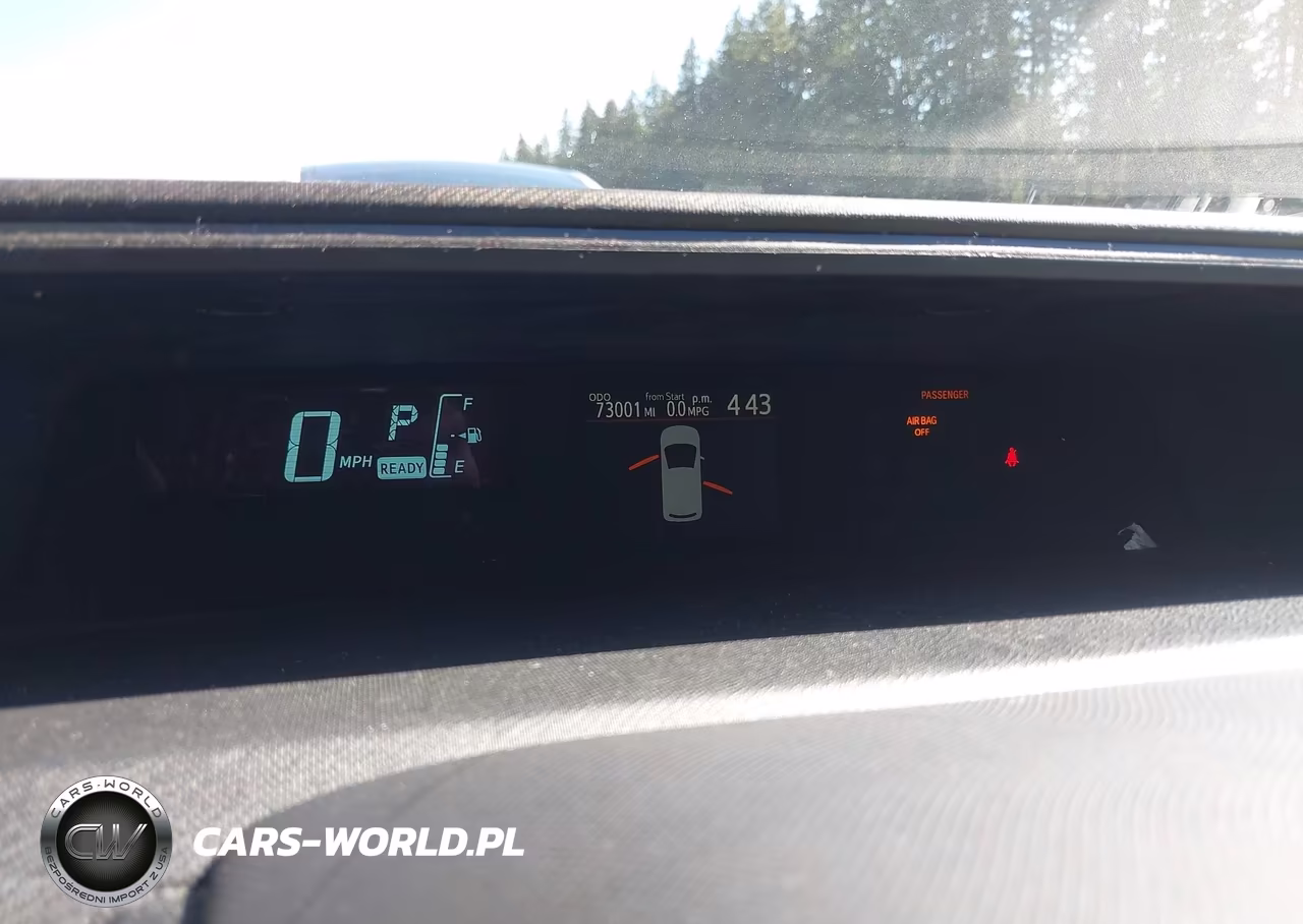 2014 Toyota Prius C Three VIN:JTDKDTB38E1059952 - 7