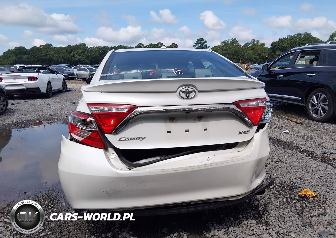 2015 Toyota Camry Xse VIN:4T1BF1FK2FU096698 - 16
