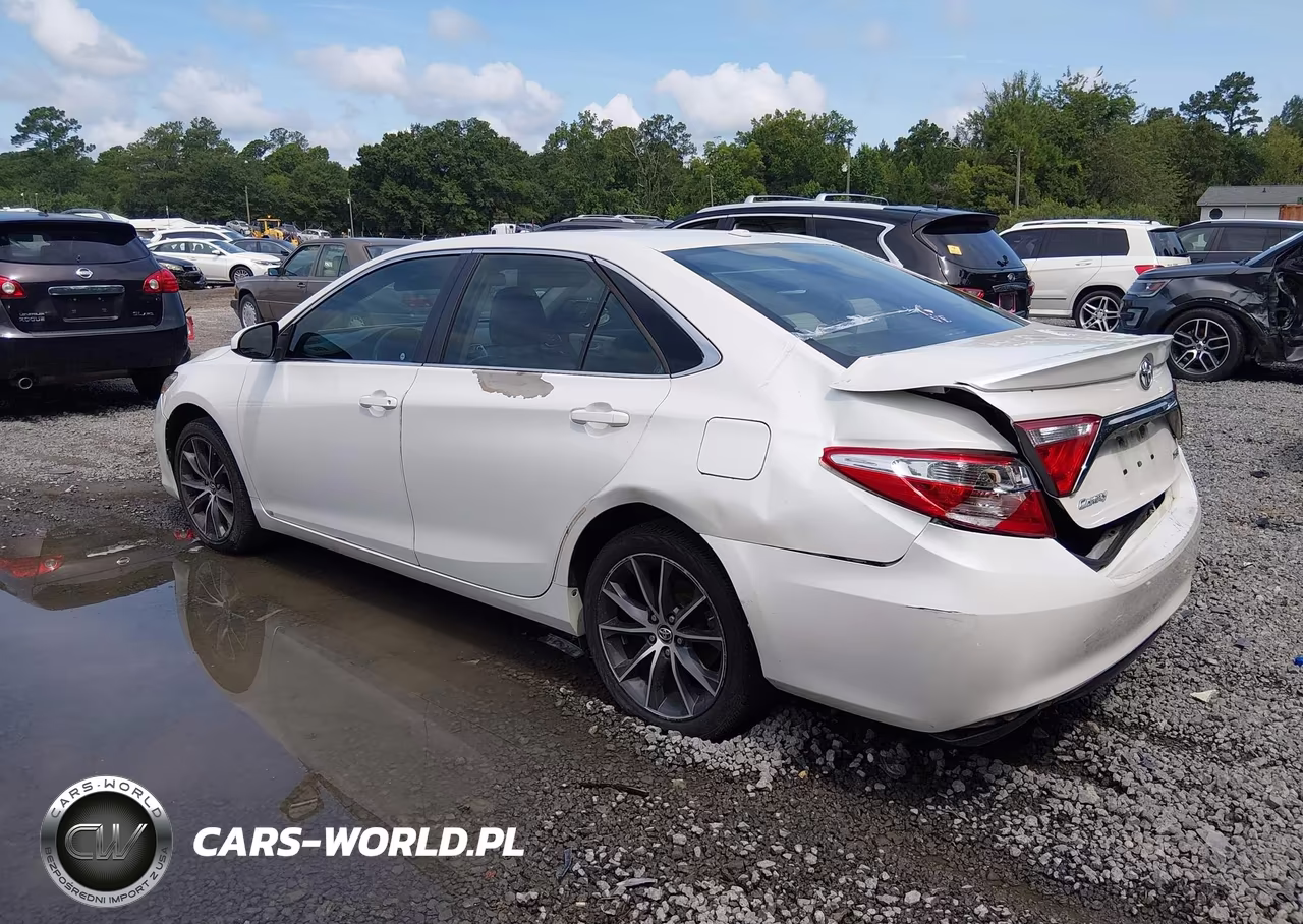 2015 Toyota Camry Xse VIN:4T1BF1FK2FU096698 - 3