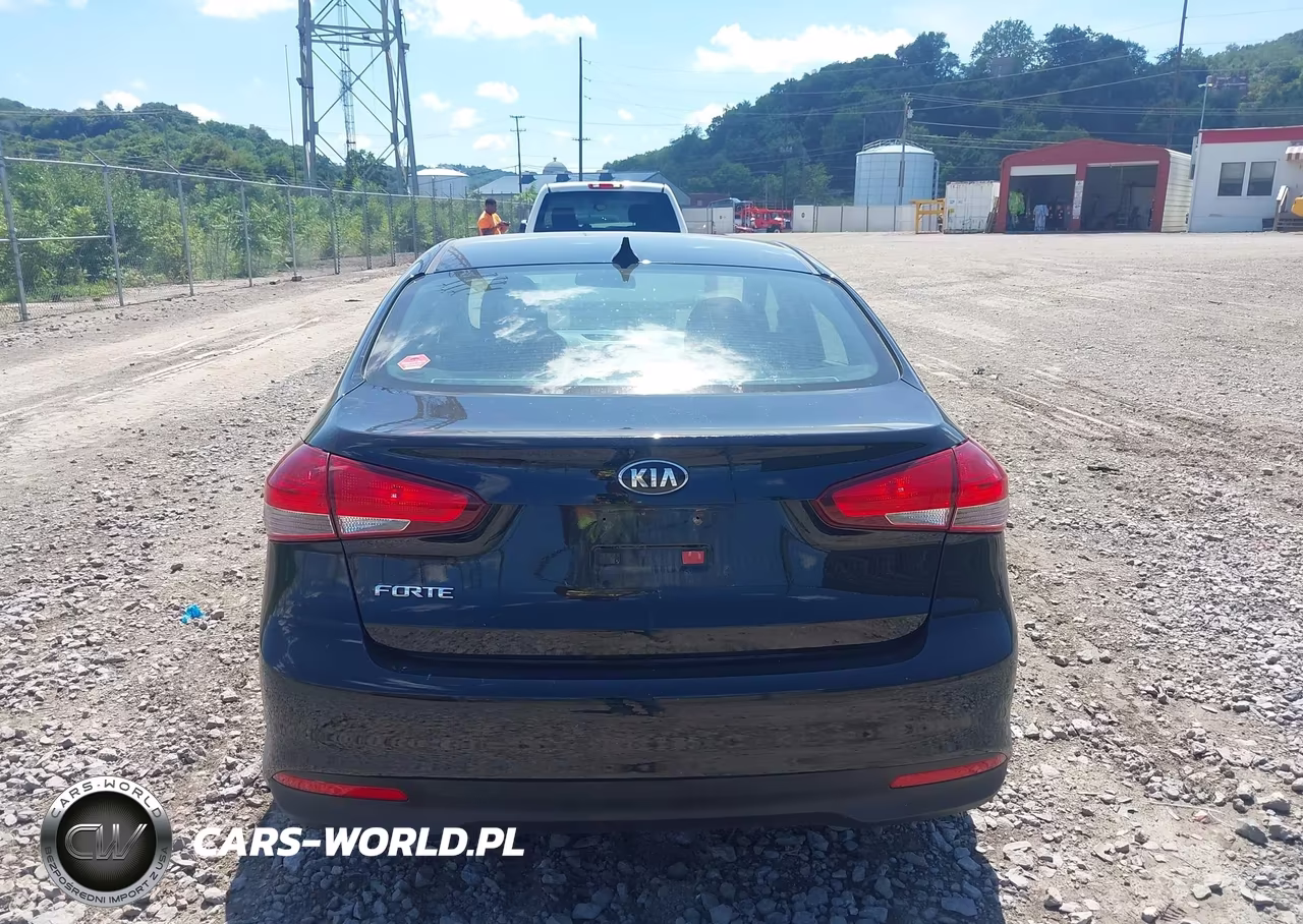 2018 Kia Forte Lx VIN:3KPFK4A73JE197052 - 16