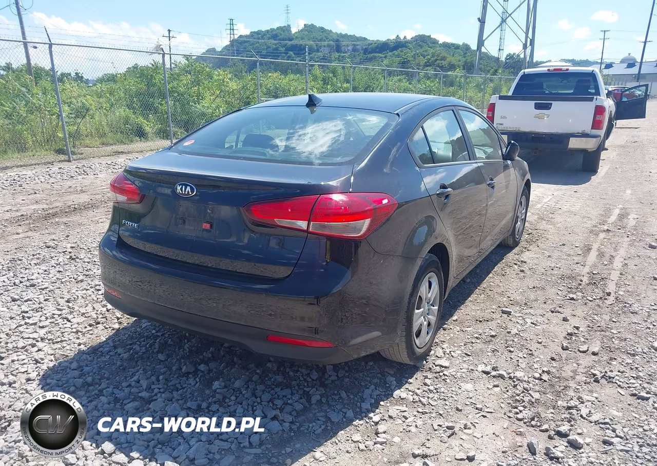 2018 Kia Forte Lx VIN:3KPFK4A73JE197052 - 4