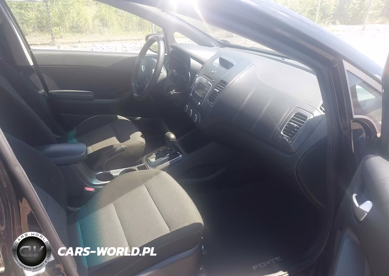 2018 Kia Forte Lx VIN:3KPFK4A73JE197052 - 5