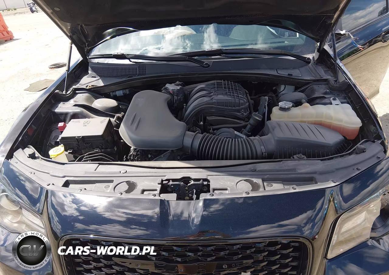 2023 Chrysler 300 300S VIN:2C3CCABG5PH599766 - 10