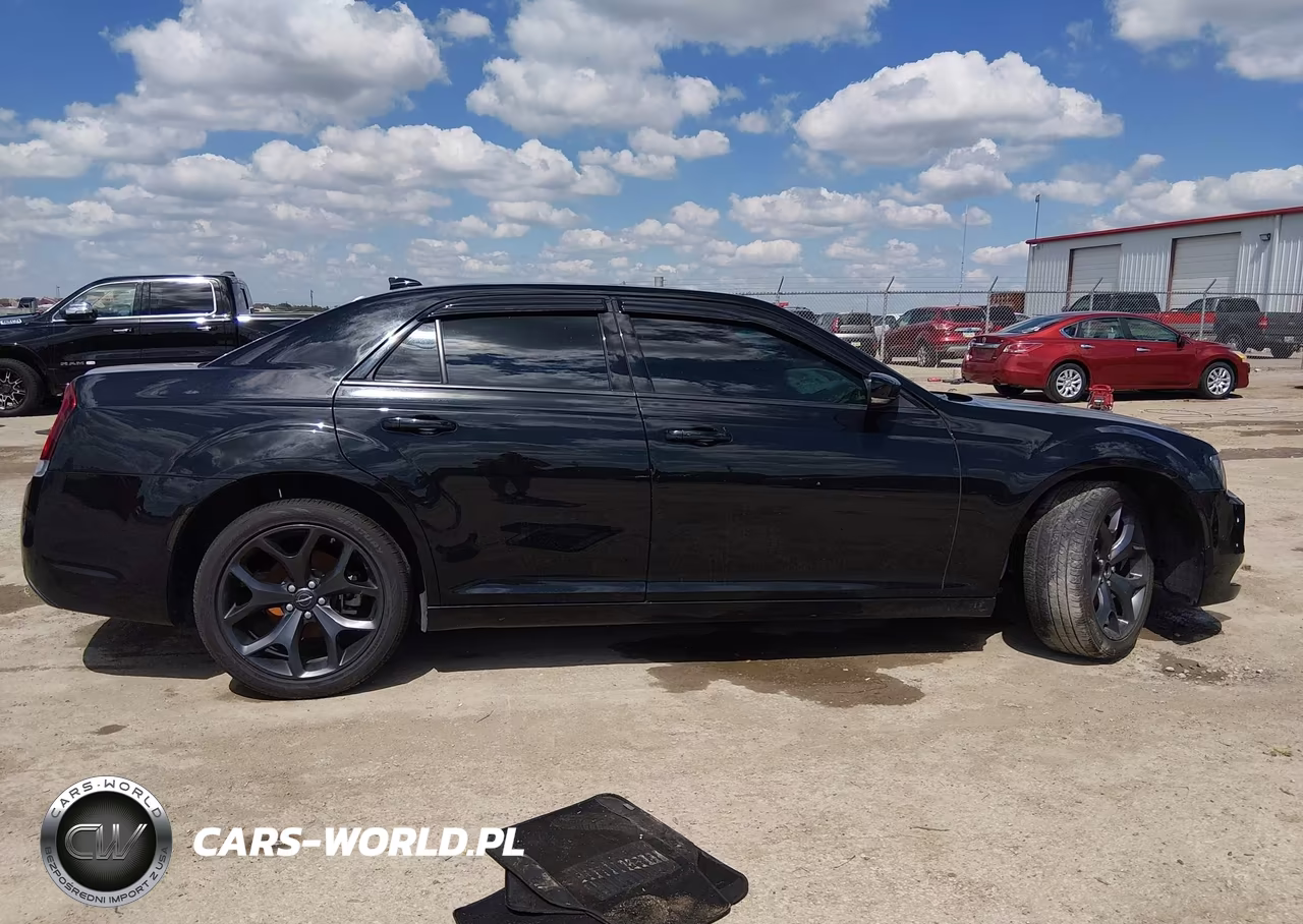2023 Chrysler 300 300S VIN:2C3CCABG5PH599766 - 13