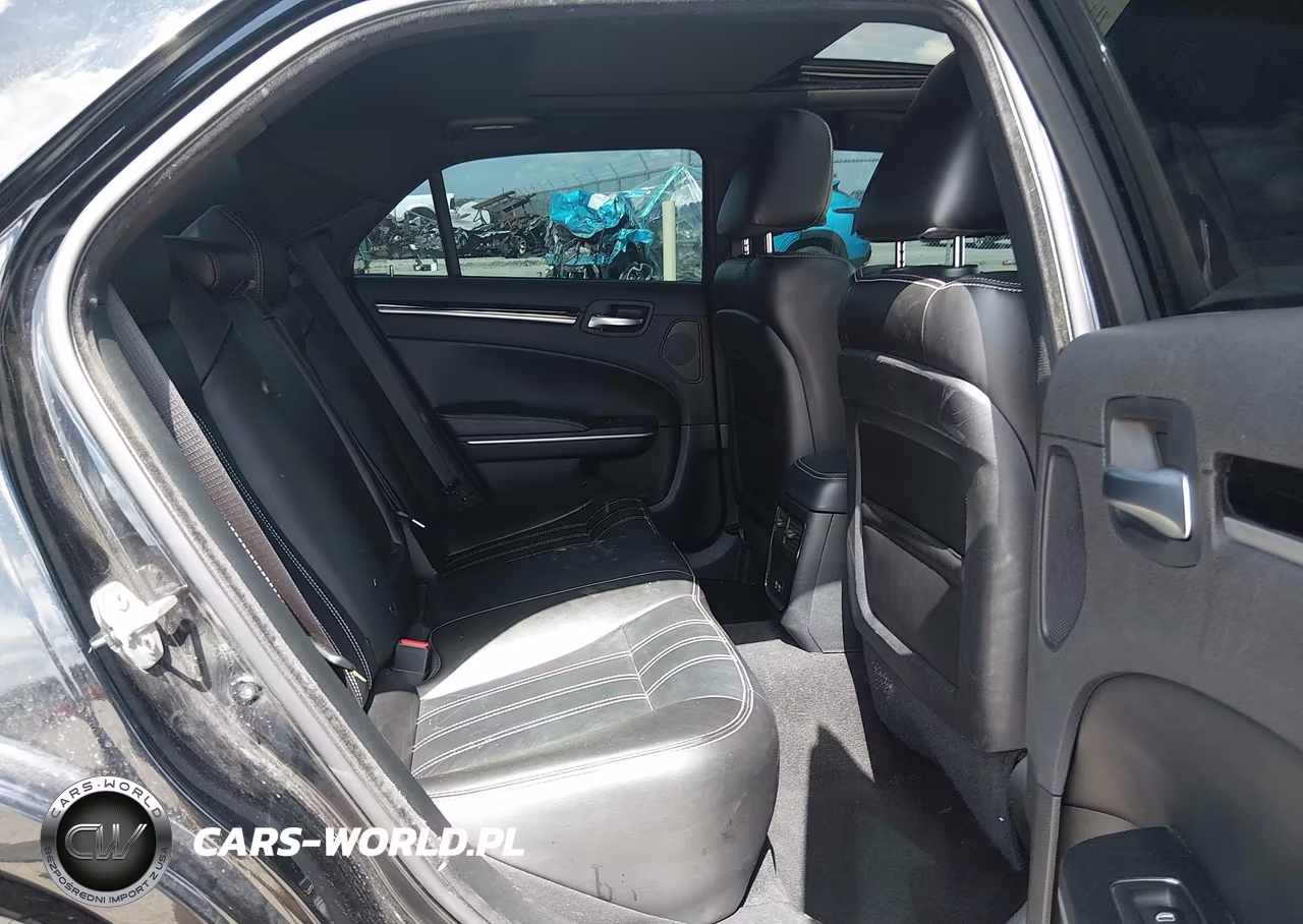 2023 Chrysler 300 300S VIN:2C3CCABG5PH599766 - 8