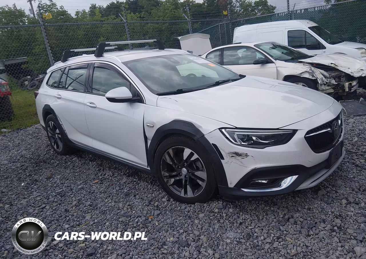 2018 Buick Regal Tourx Essence – zdjęcie 1 z 17
