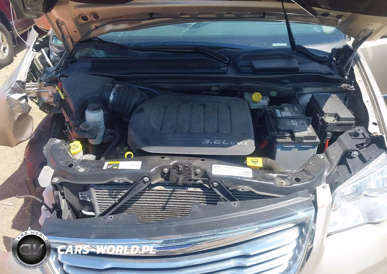 2016 Chrysler Town & Country Touring VIN:2C4RC1BG6GR110985 - 10