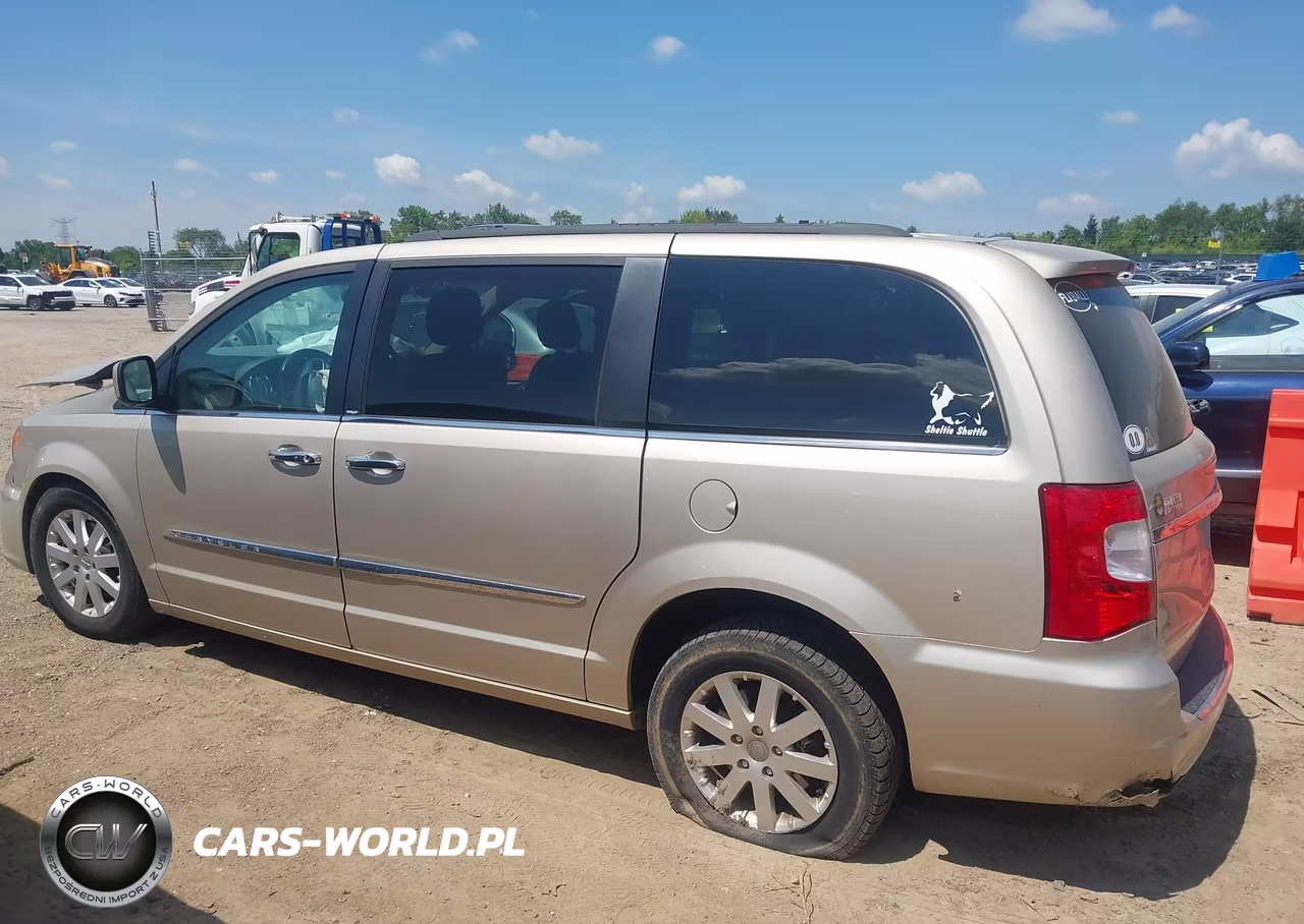 2016 Chrysler Town & Country Touring VIN:2C4RC1BG6GR110985 - 14