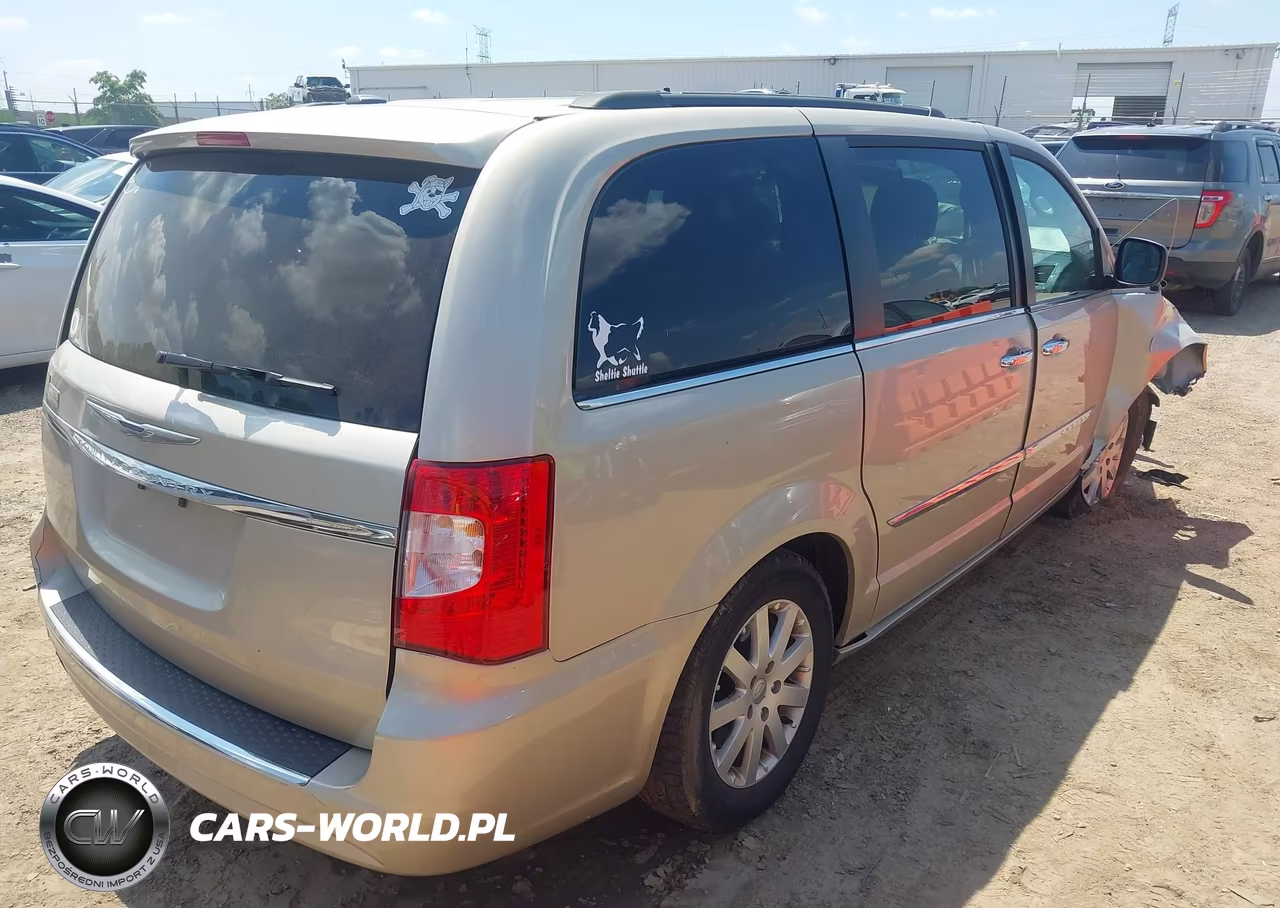 2016 Chrysler Town & Country Touring VIN:2C4RC1BG6GR110985 - 4
