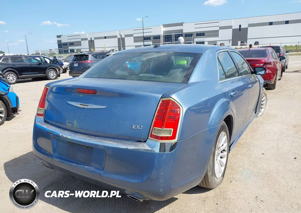 2011 Chrysler 300 VIN:2C3CA4CG1BH549137 - 4