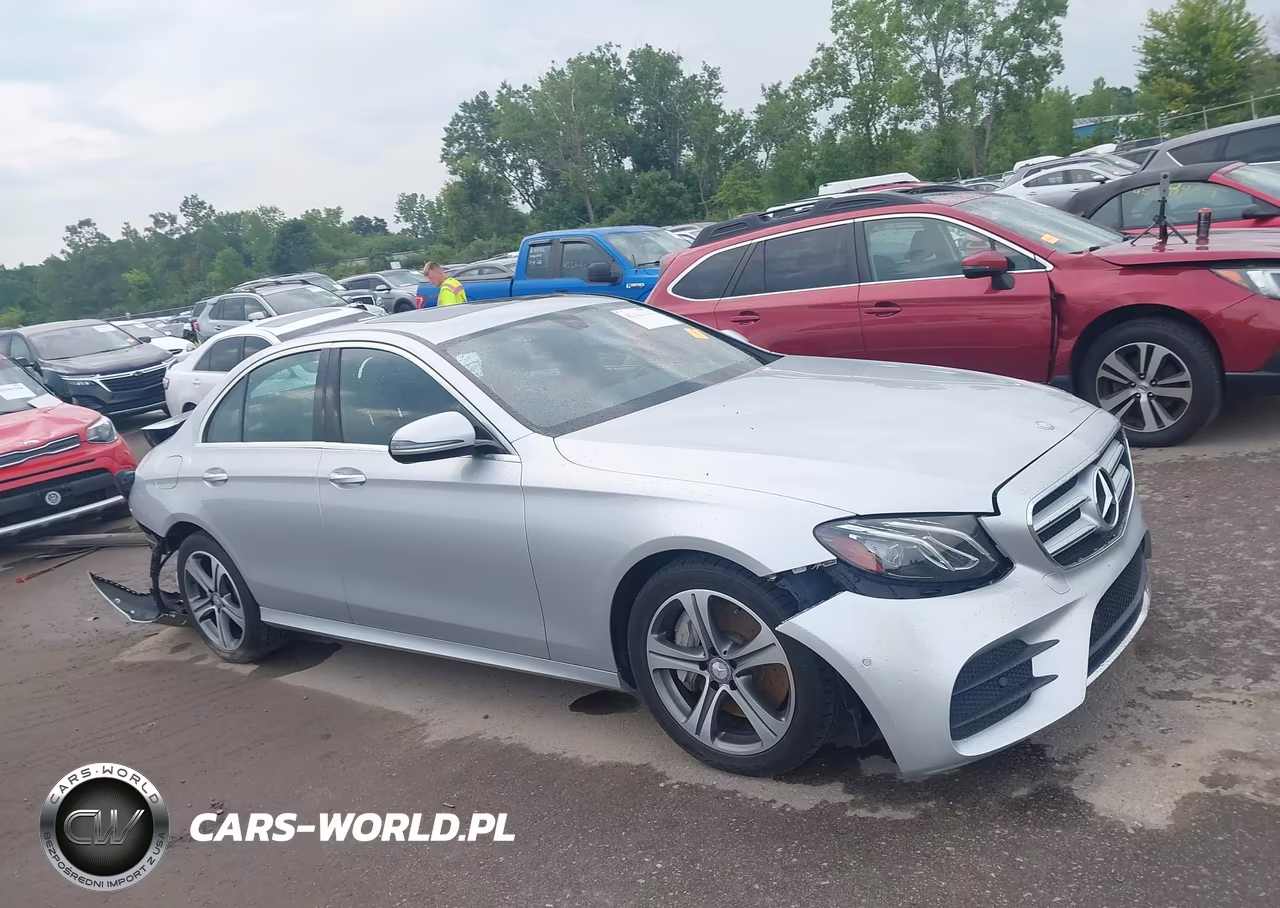 2017 Mercedes-Benz E 300 4Matic – zdjęcie 1 z 18