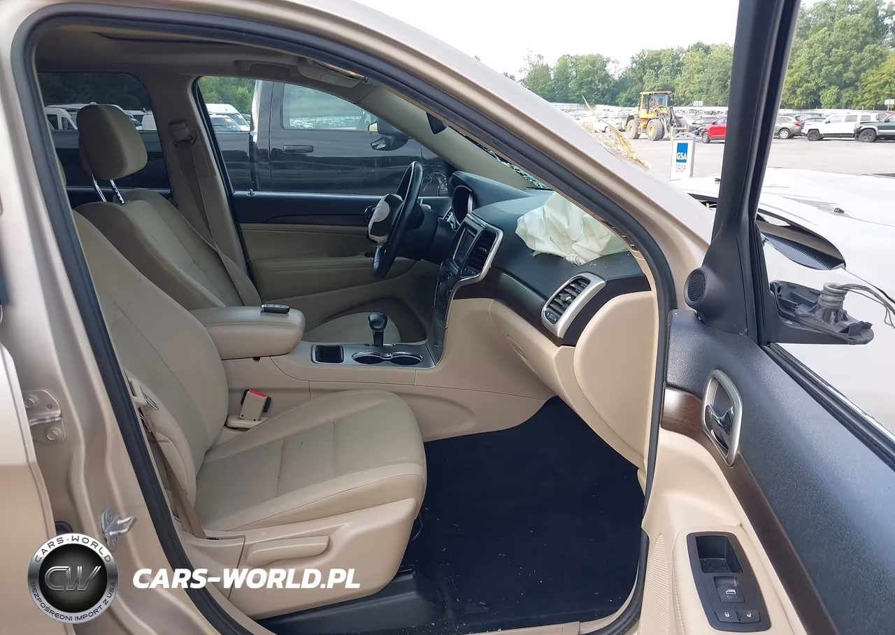 2014 Jeep Grand Cherokee Laredo VIN:1C4RJFAG1EC268757 - 5