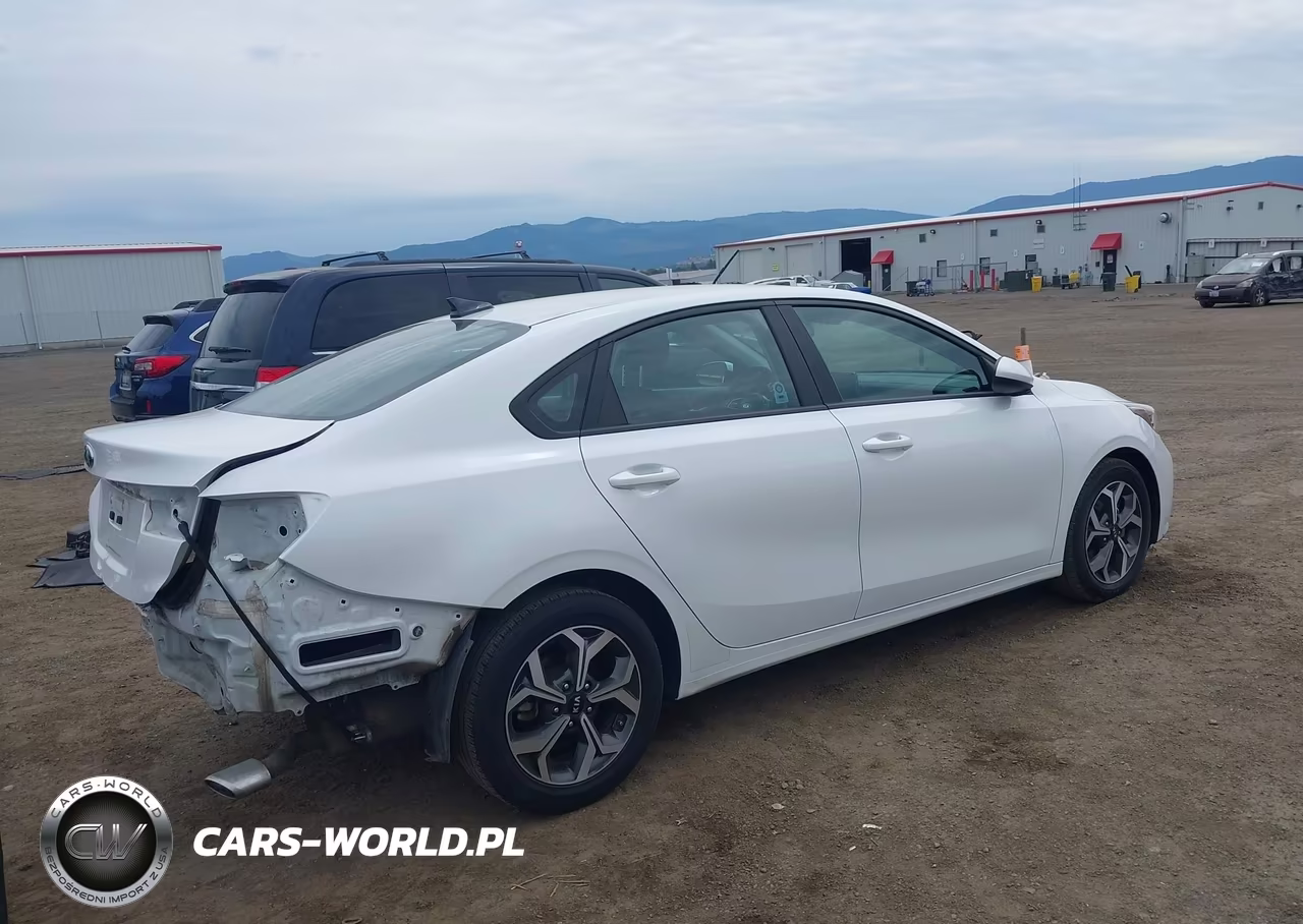 2021 Kia Forte Lxs VIN:3KPF24AD1ME332488 - 4