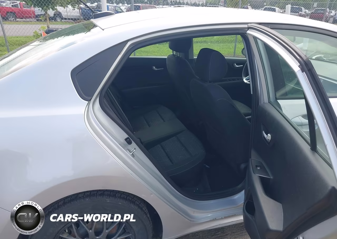 2018 Kia Rio S VIN:3KPA24AB9JE051088 - 8