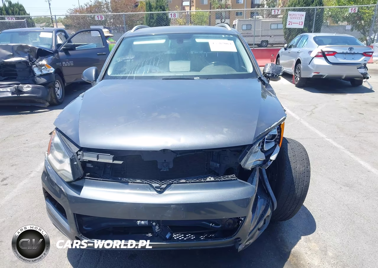 2014 Volkswagen Touareg 3.6L Sport VIN:WVGEF9BP6ED007680 - 12