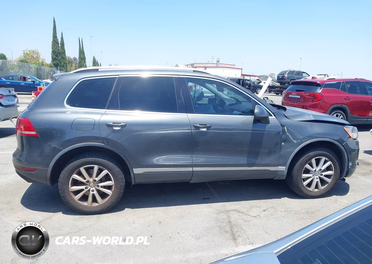 2014 Volkswagen Touareg 3.6L Sport VIN:WVGEF9BP6ED007680 - 13