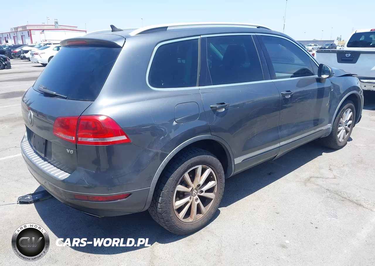 2014 Volkswagen Touareg 3.6L Sport VIN:WVGEF9BP6ED007680 - 4