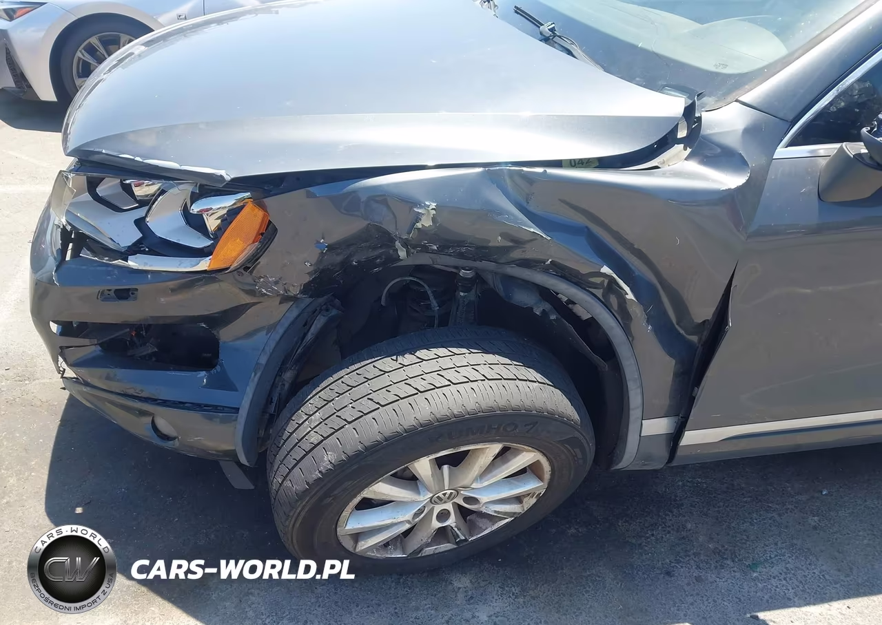 2014 Volkswagen Touareg 3.6L Sport VIN:WVGEF9BP6ED007680 - 6