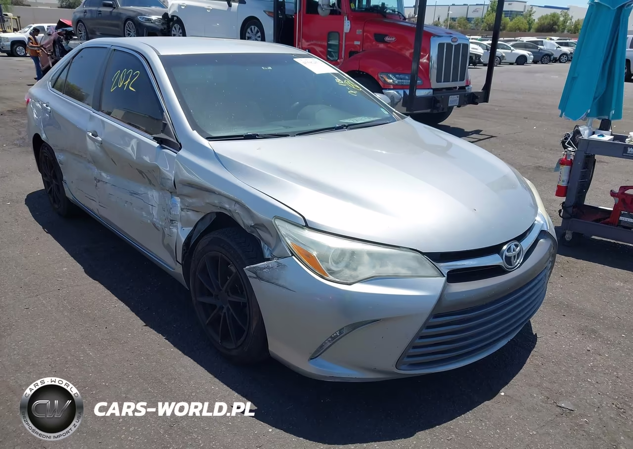 2016 Toyota Camry Le – zdjęcie 1 z 16
