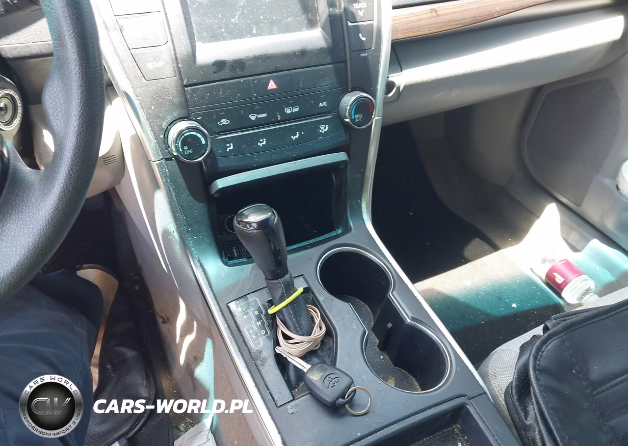 2016 Toyota Camry Le VIN:4T1BF1FK2GU579805 - 11