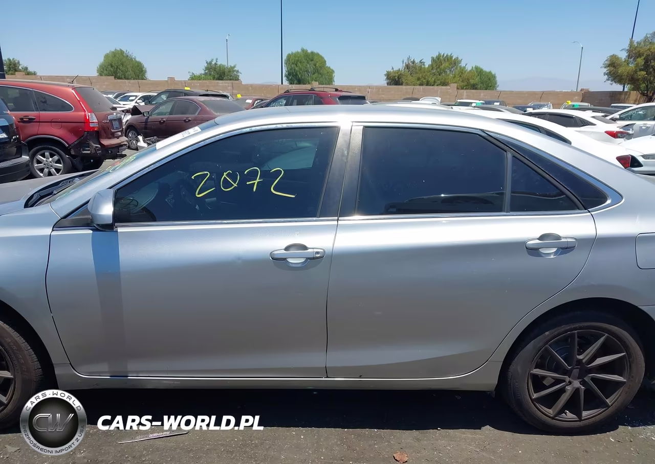 2016 Toyota Camry Le VIN:4T1BF1FK2GU579805 - 14