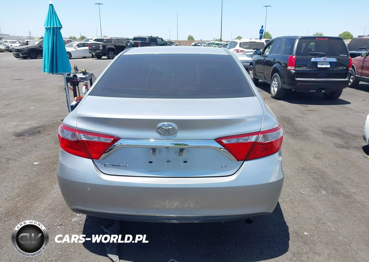 2016 Toyota Camry Le VIN:4T1BF1FK2GU579805 - 16