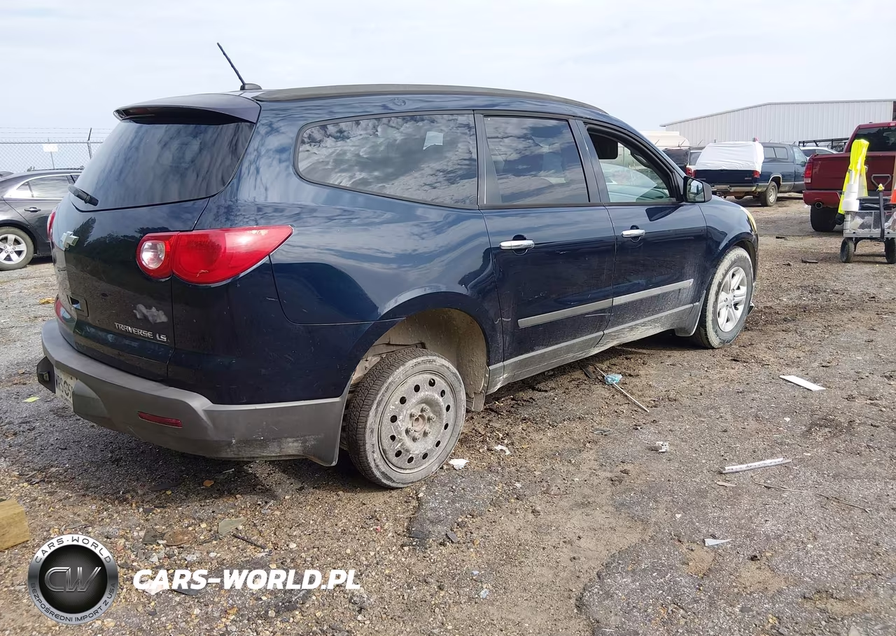 2010 Chevrolet Traverse Ls VIN:1GNLREED8AS118564 - 4