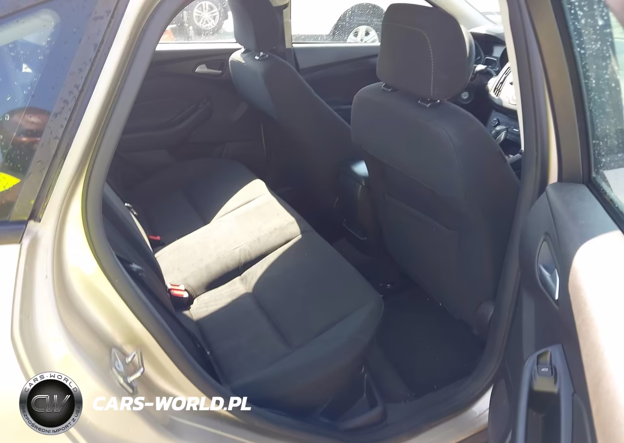 2018 Ford Focus Se VIN:1FADP3F2XJL212787 - 8
