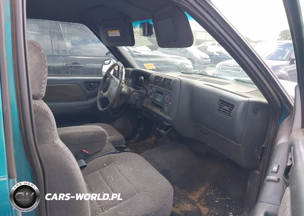 1996 Chevrolet S Truck S10 VIN:1GCCS14WXT8104982 - 8