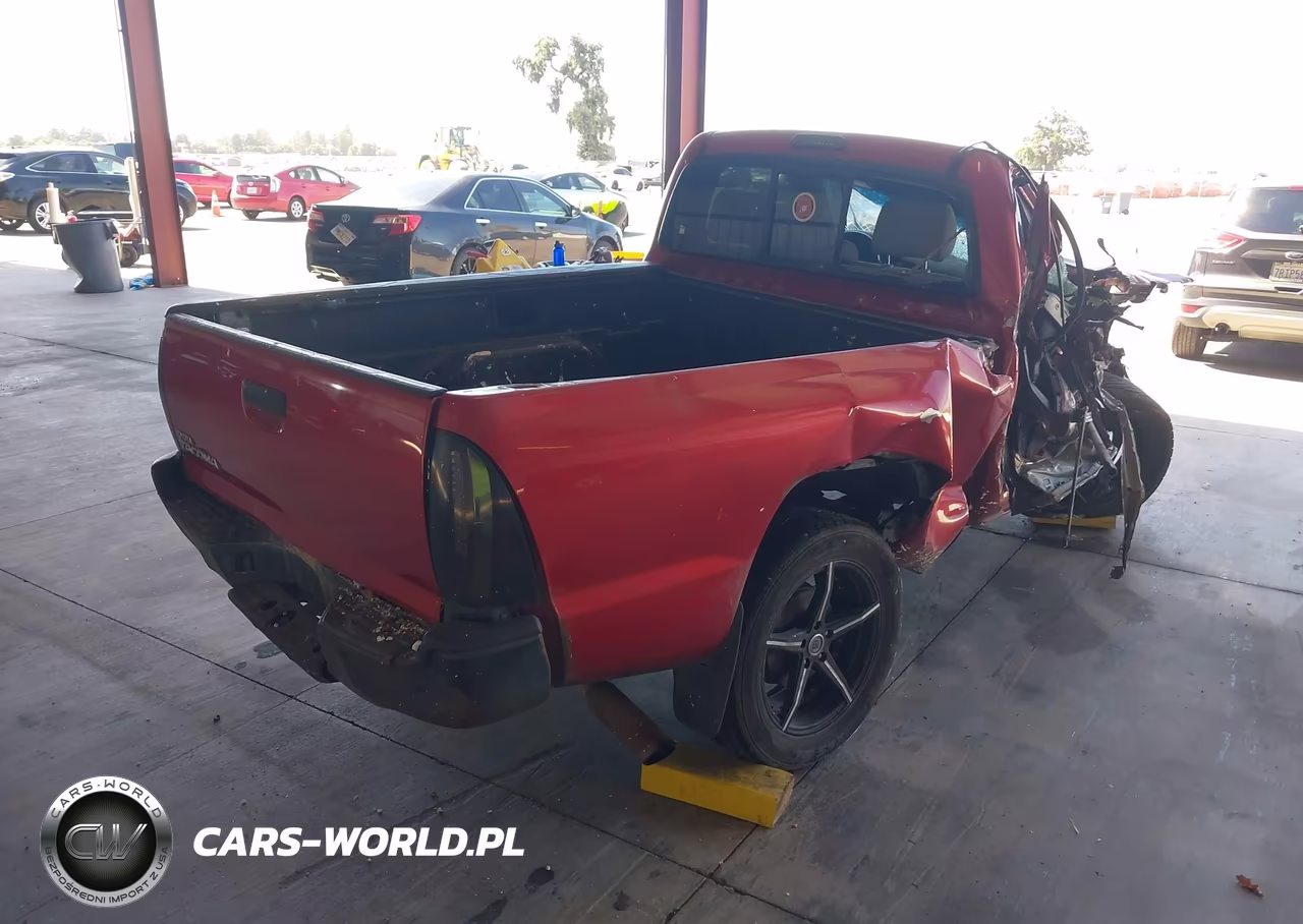 2010 Toyota Tacoma VIN:5TENX4CN2AZ733099 - 4