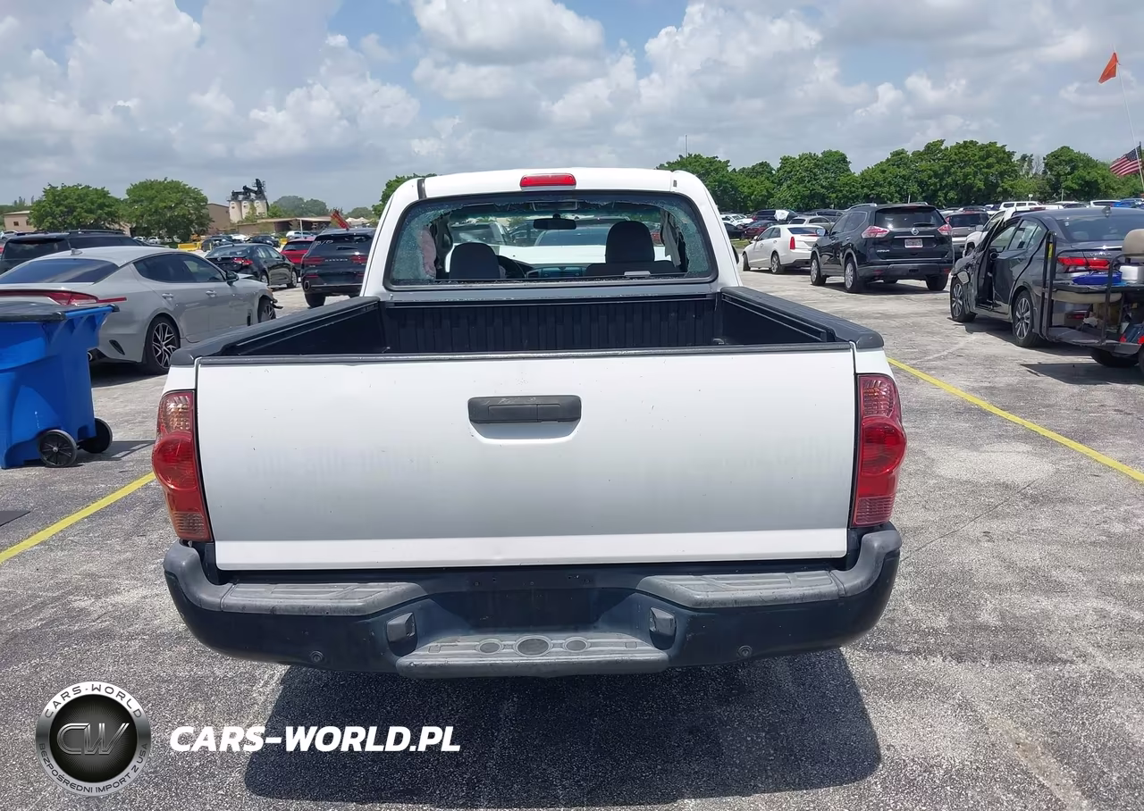 2015 Toyota Tacoma VIN:5TFTX4CN8FX055187 - 17