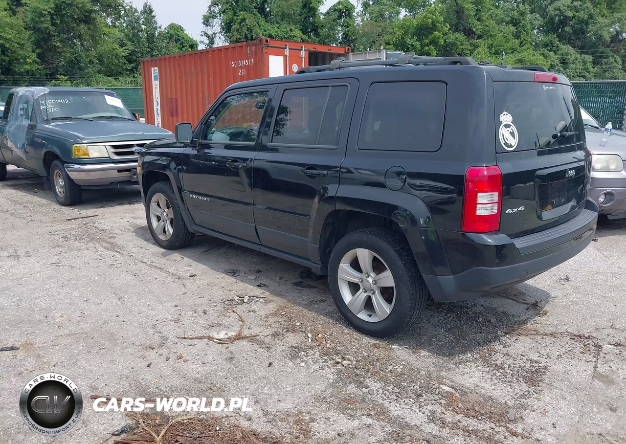 2014 Jeep Patriot Latitude VIN:1C4NJRFB3ED817401 - 3