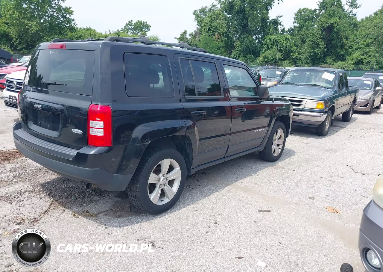 2014 Jeep Patriot Latitude VIN:1C4NJRFB3ED817401 - 4