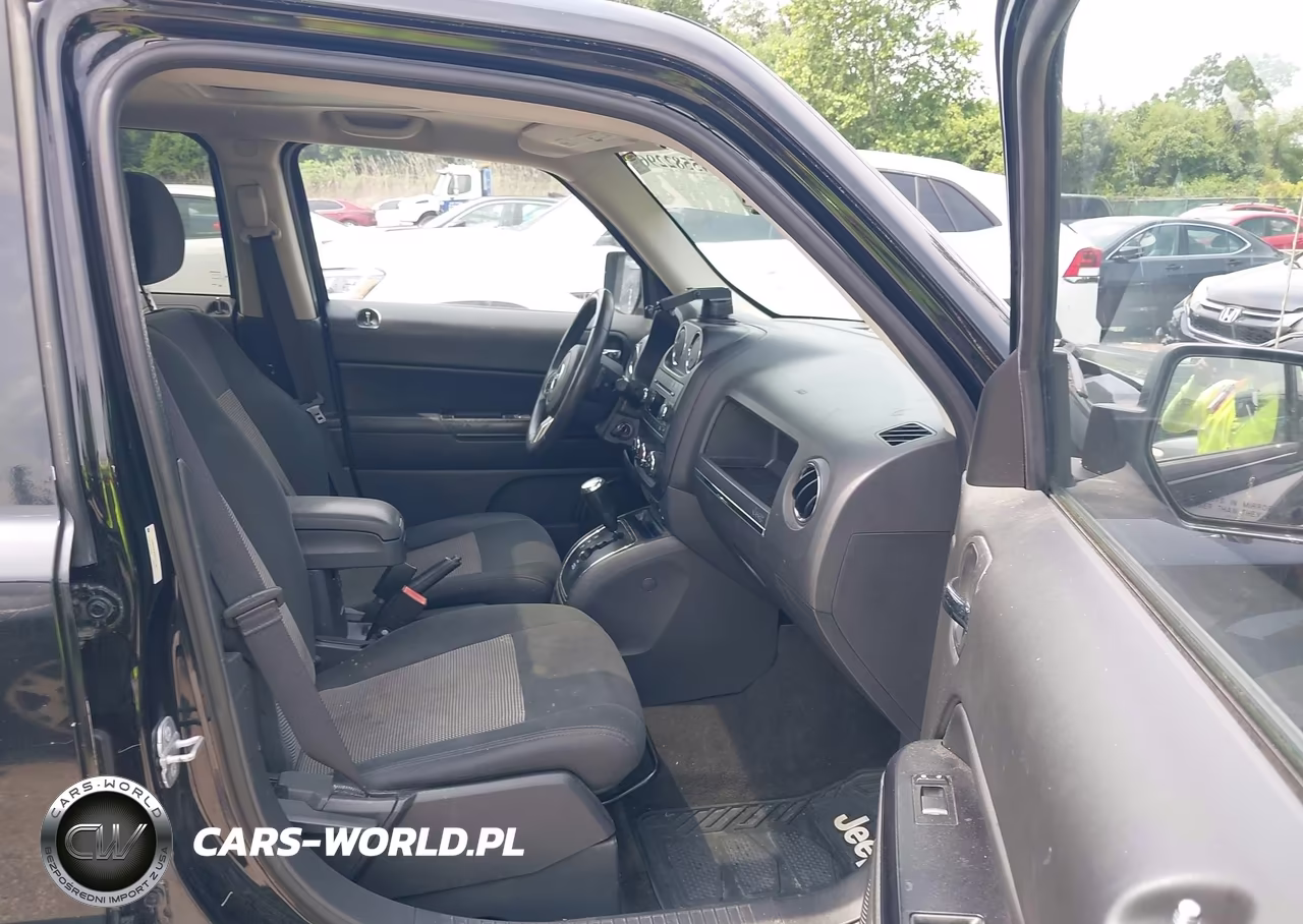 2014 Jeep Patriot Latitude VIN:1C4NJRFB3ED817401 - 5