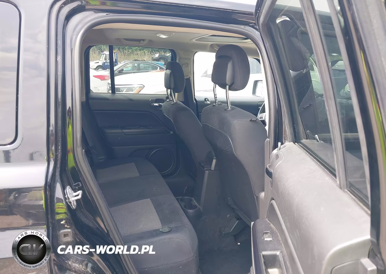 2014 Jeep Patriot Latitude VIN:1C4NJRFB3ED817401 - 8
